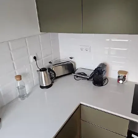 Chomes Pt - Comfort, Compact, Convenience Апартаменти